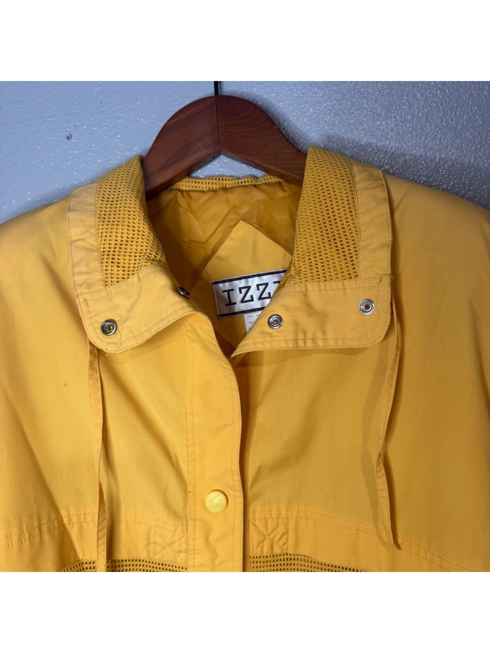 Vintage Izzi Yellow Windbreaker Jacket Women’s Medium Mesh Trim Hooded Coat - Picture 3 of 10